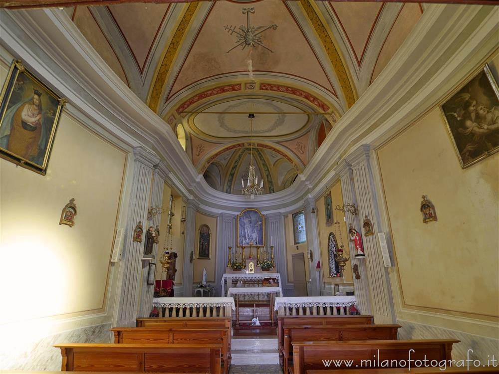 Campiglia Cervo (Biella) - Interno dell'Oratorio dei Santi Fabiano e Sebastiano